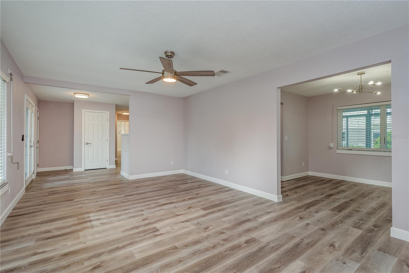 5630 VENETIAN BLVD NE