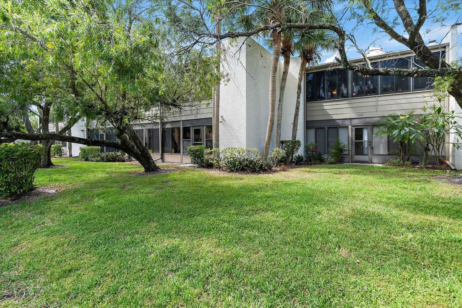 257 SHERWOOD DR #257