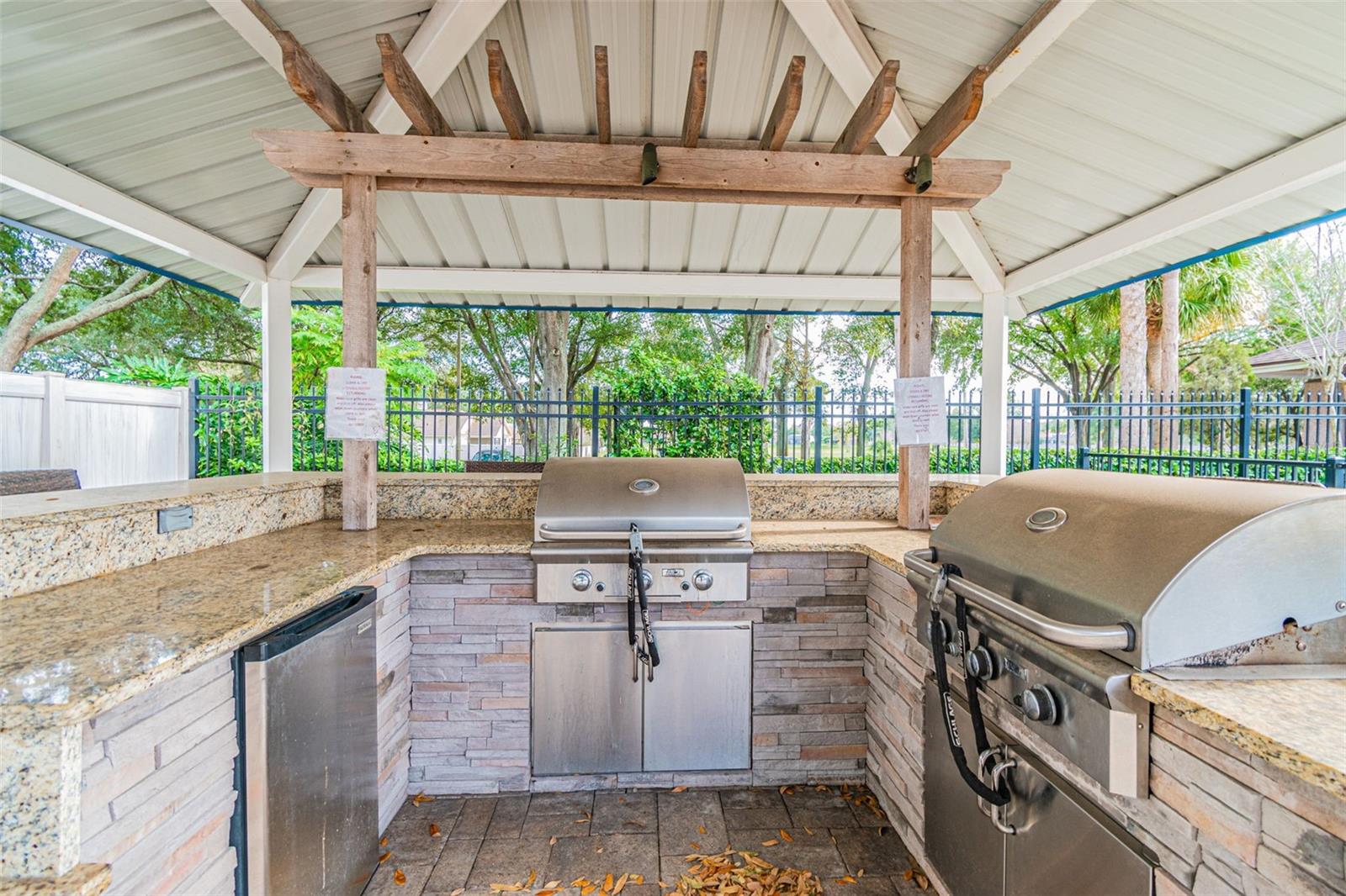 1712 POWDER RIDGE DR