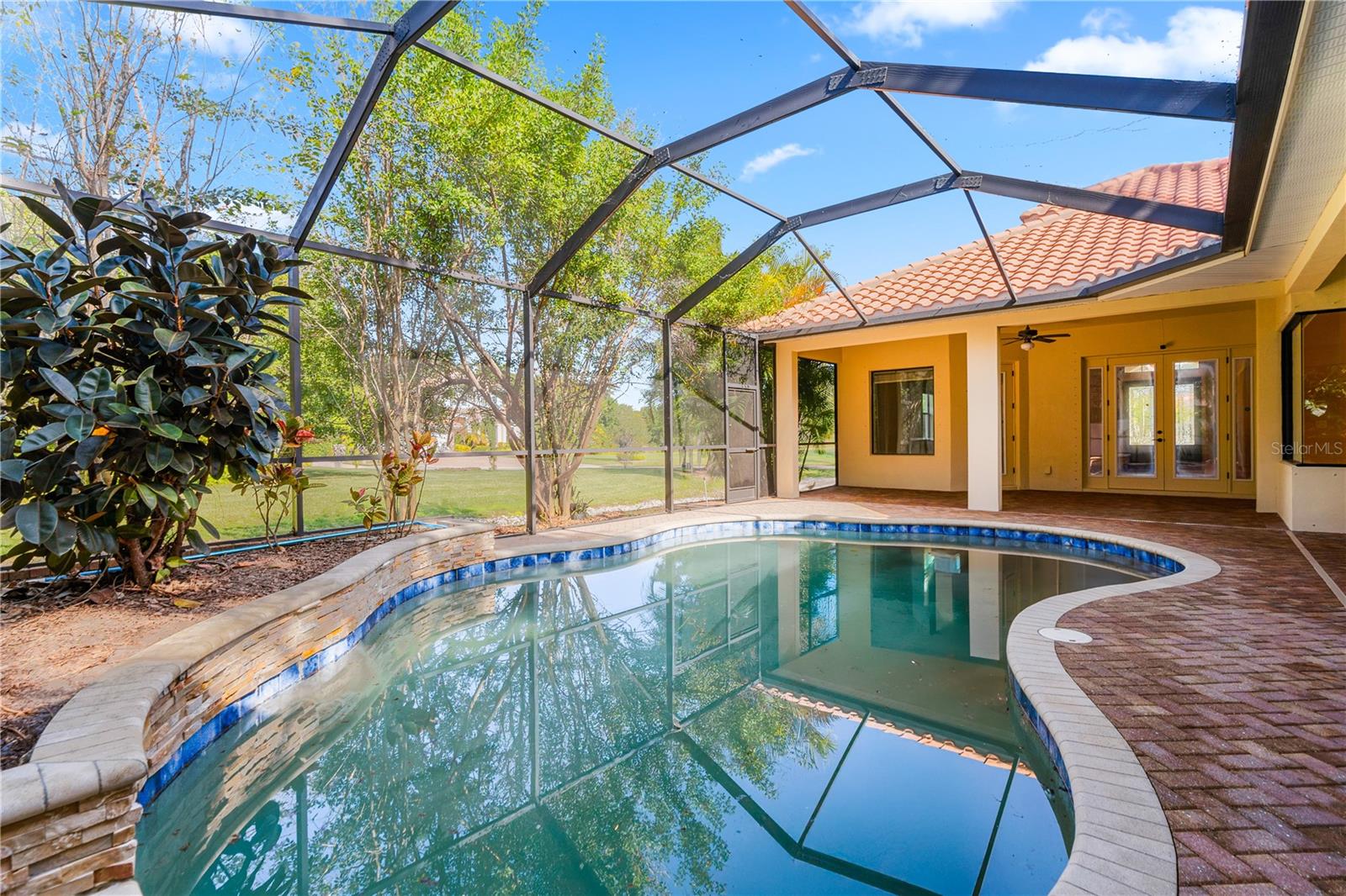 2166 SCARLET OAKS ST