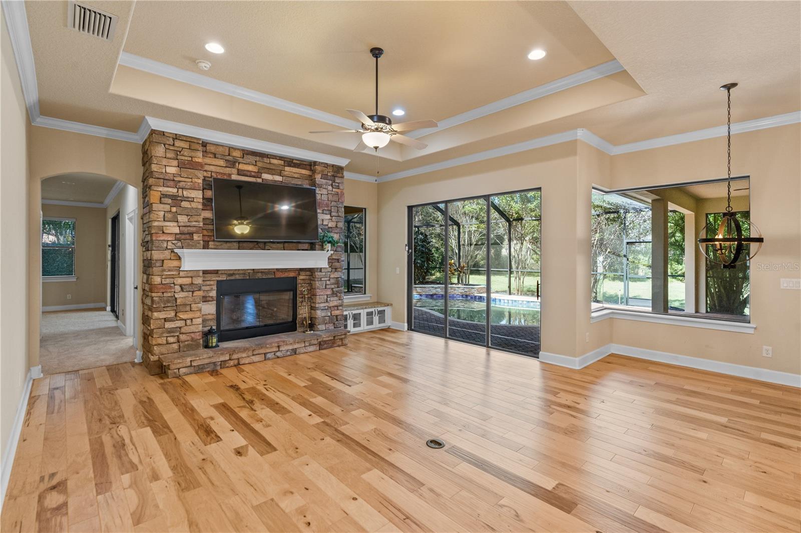 2166 SCARLET OAKS ST