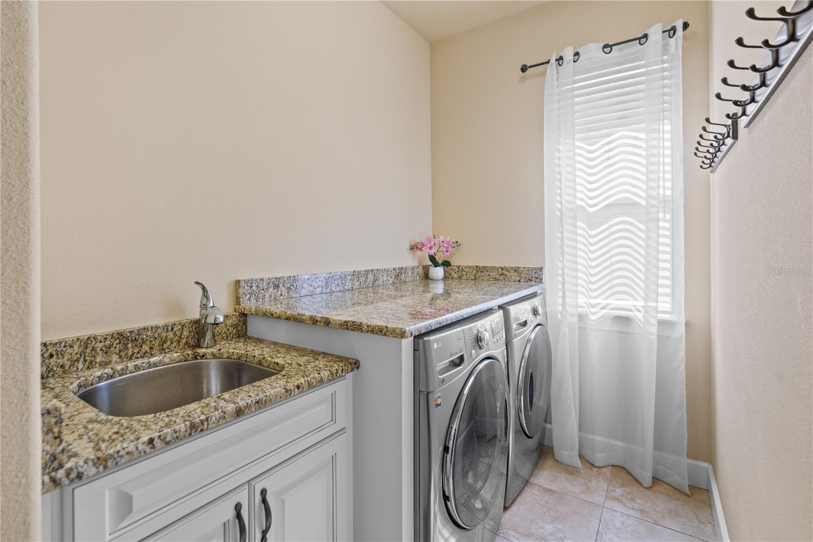 2166 SCARLET OAKS ST