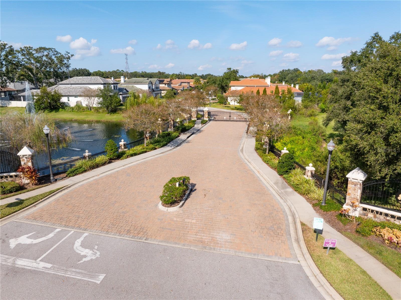 2166 SCARLET OAKS ST