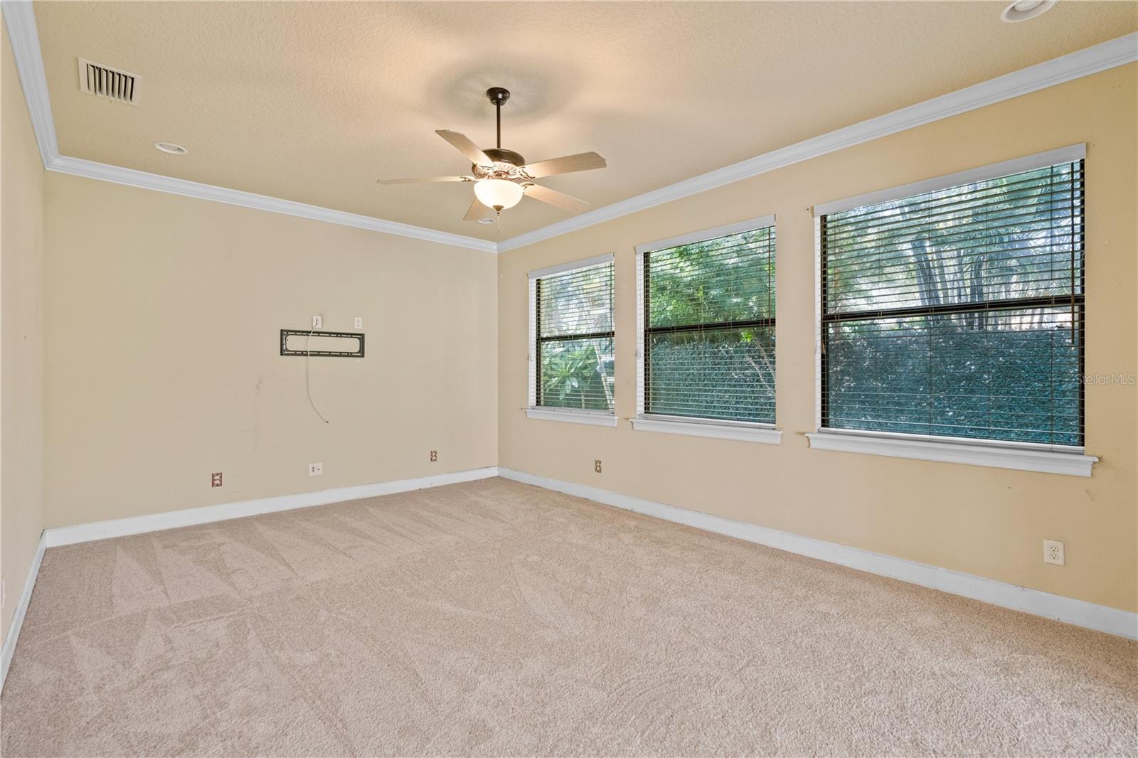 2166 SCARLET OAKS ST