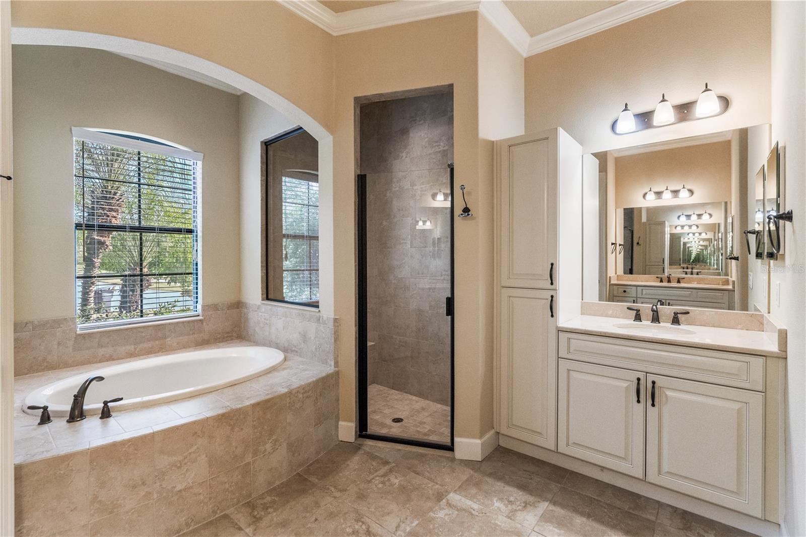 2166 SCARLET OAKS ST