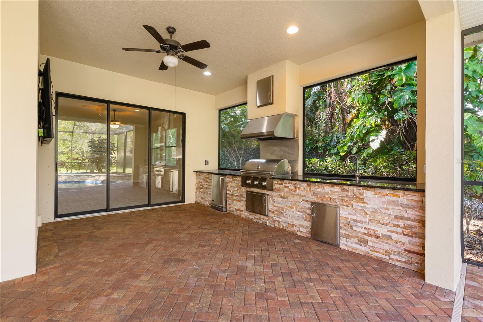 2166 SCARLET OAKS ST