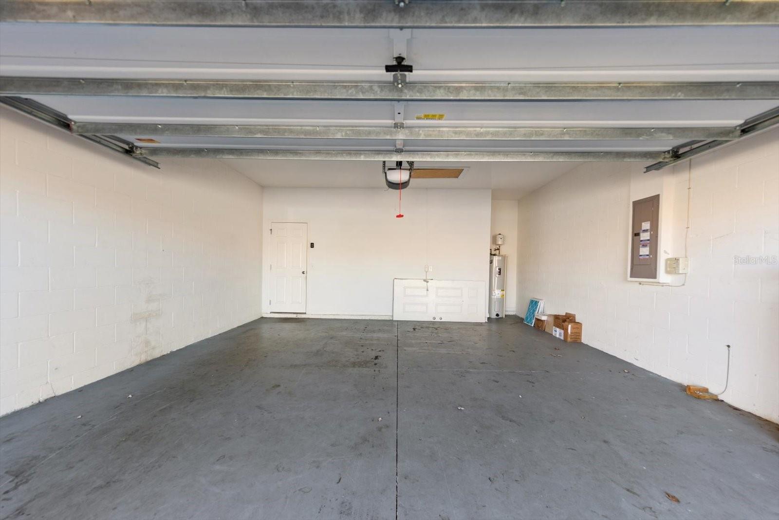 2302 BARRACUDA CT