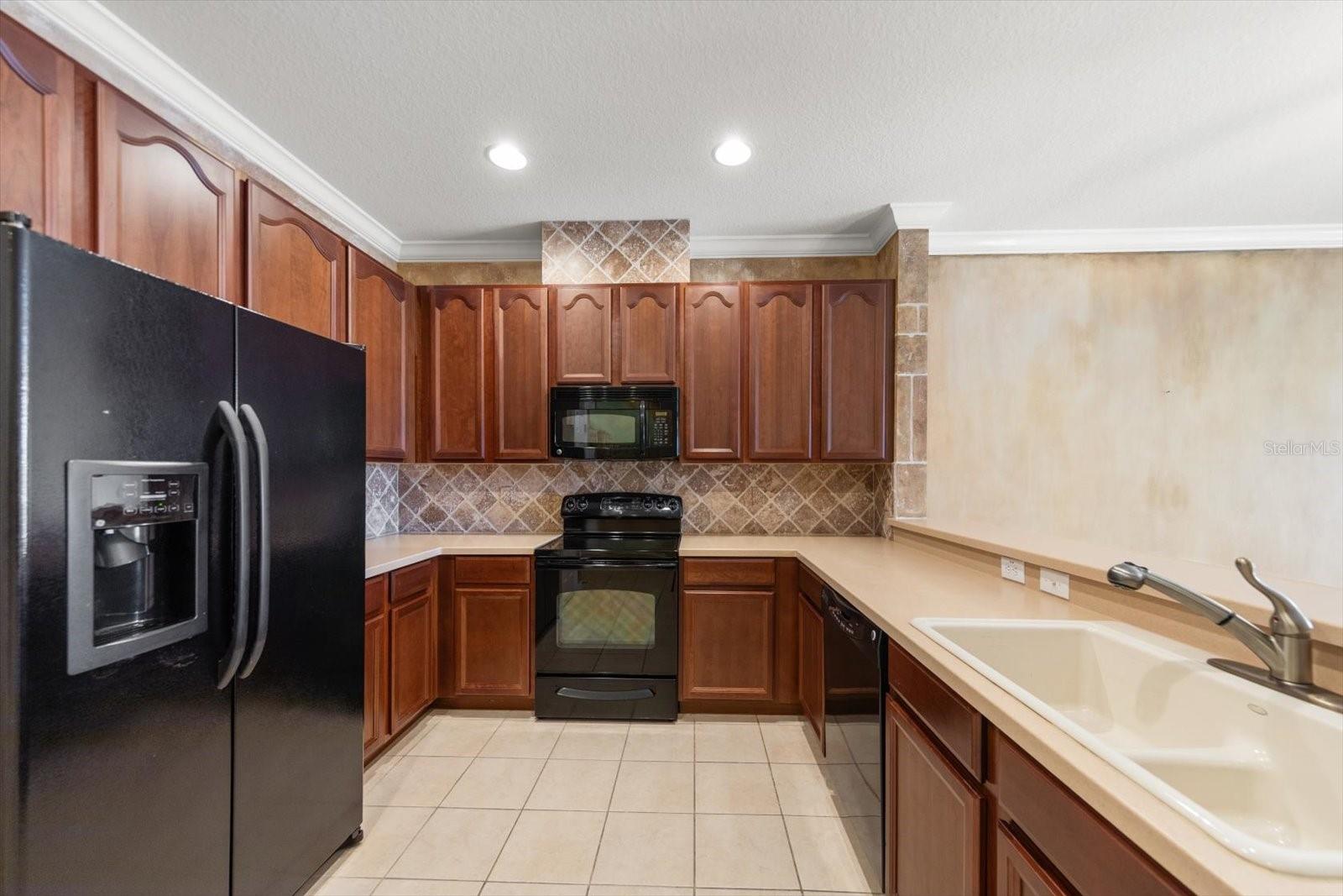 2302 BARRACUDA CT