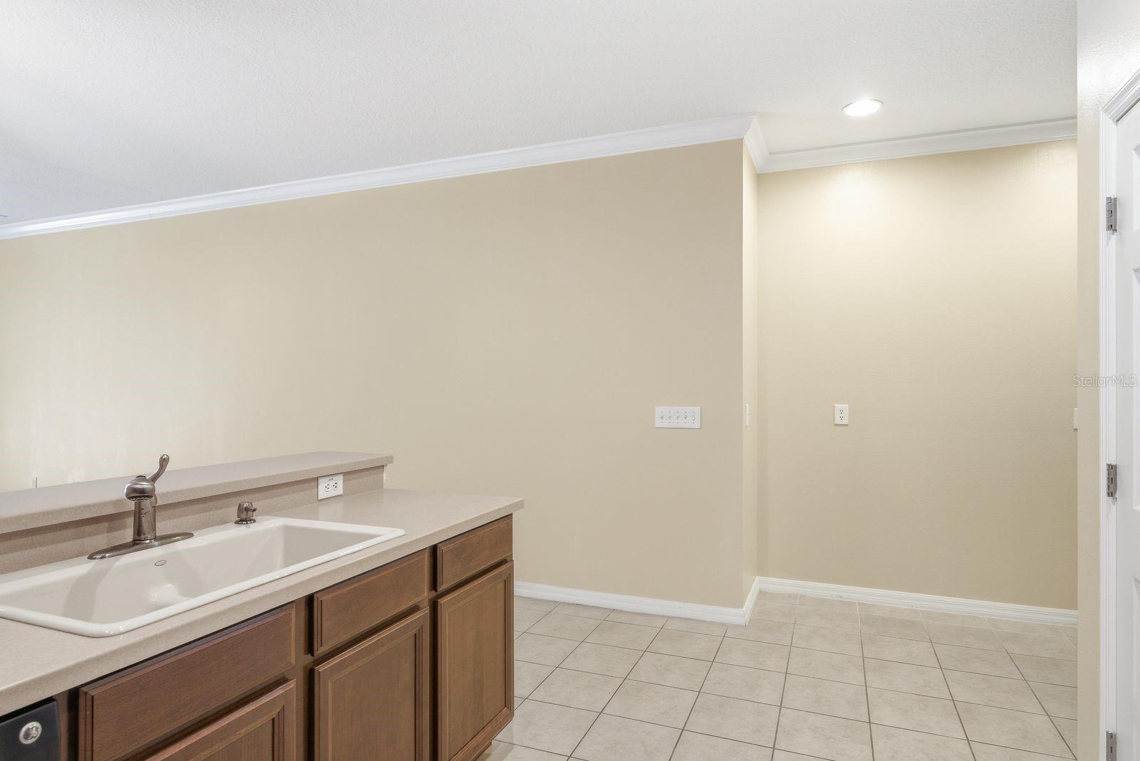 2302 BARRACUDA CT