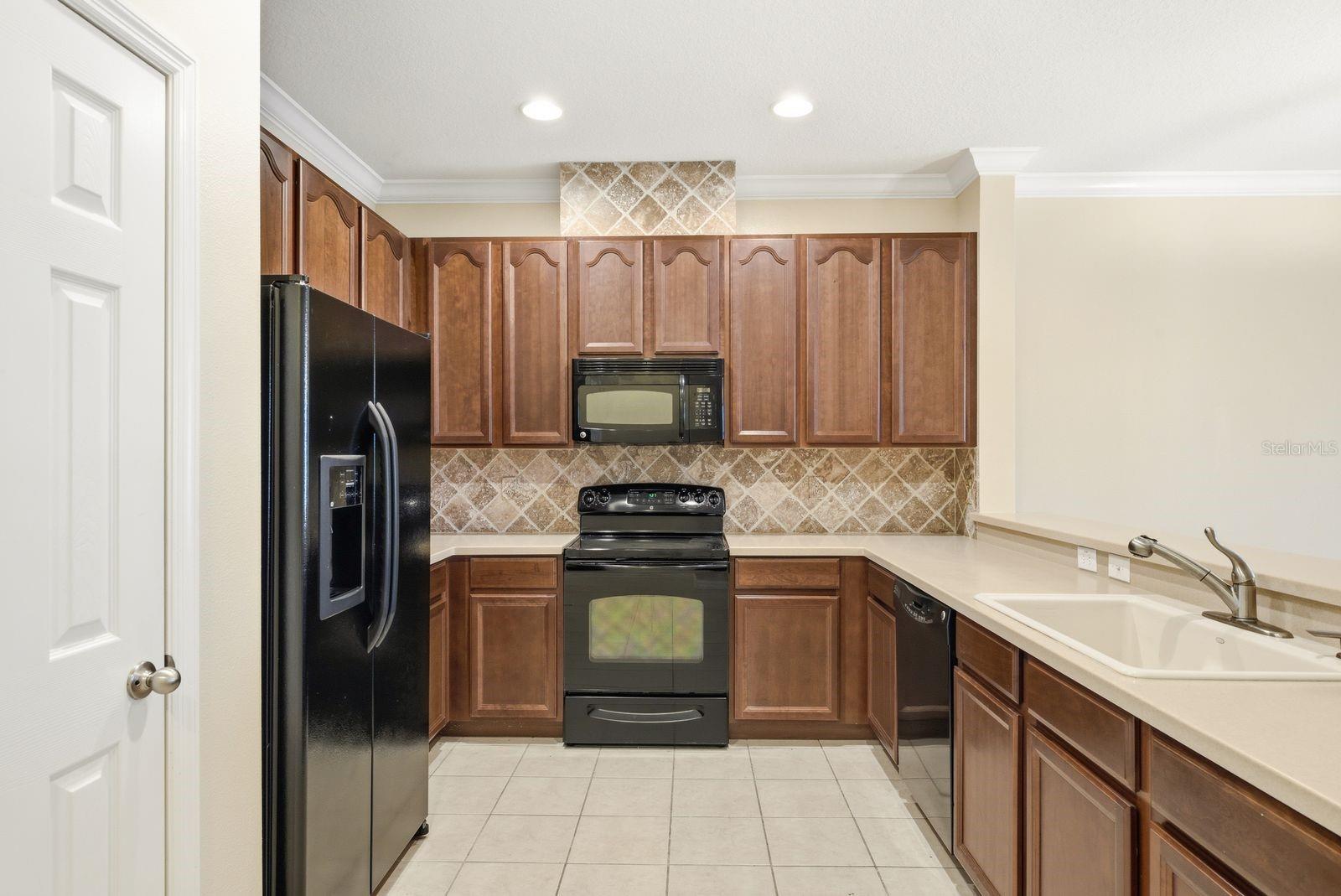 2302 BARRACUDA CT