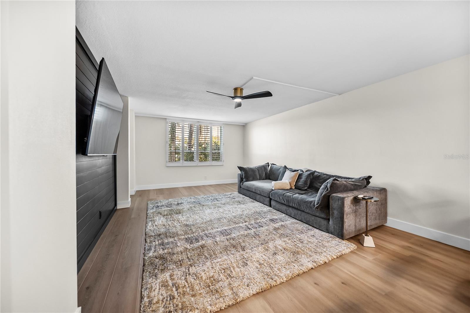 2617 COVE CAY DR #110