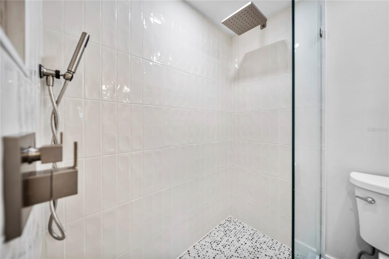 2617 COVE CAY DR #110