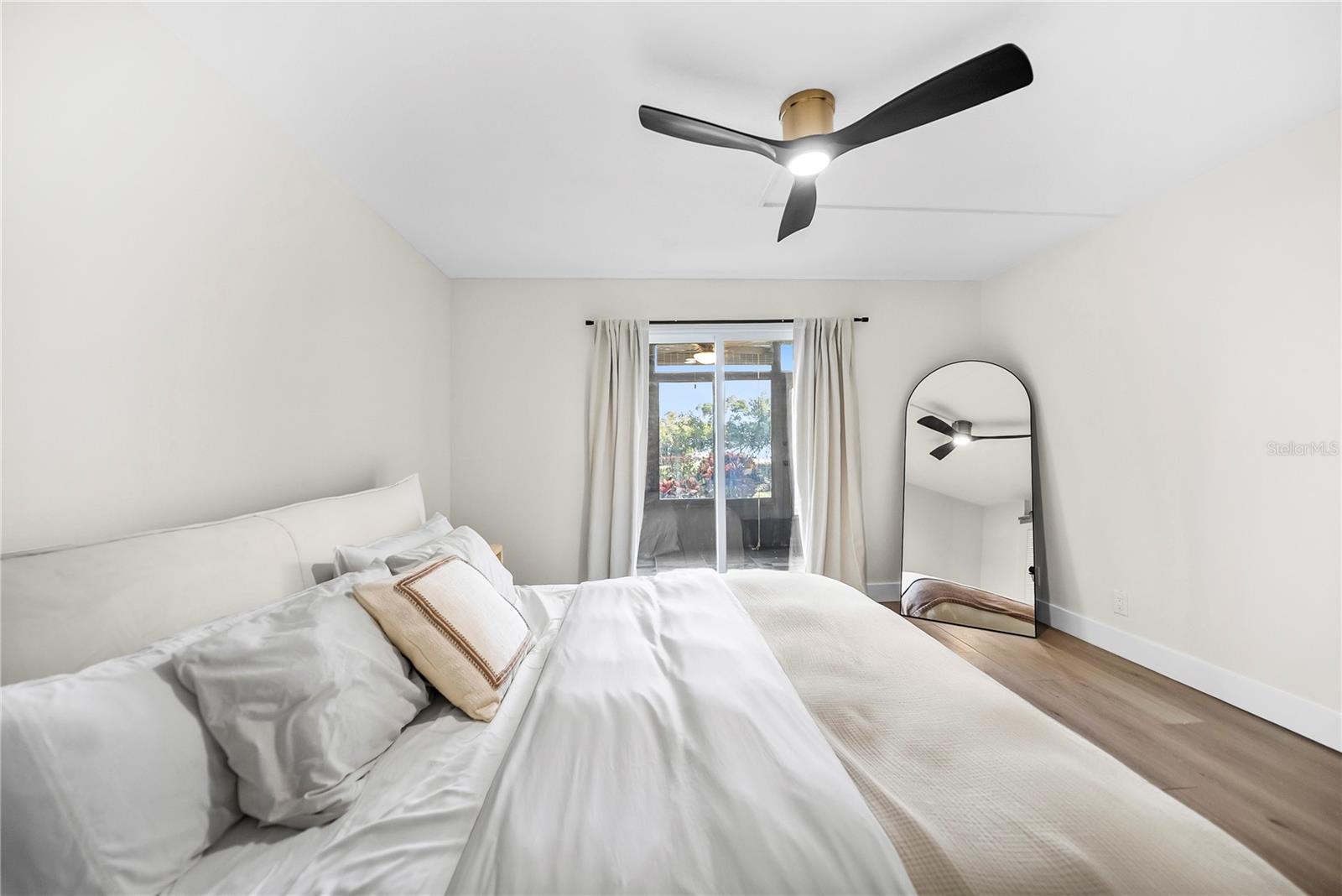 2617 COVE CAY DR #110