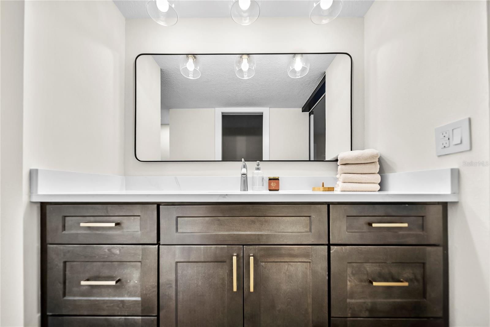 2617 COVE CAY DR #110