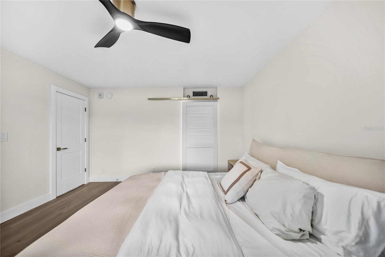 2617 COVE CAY DR #110