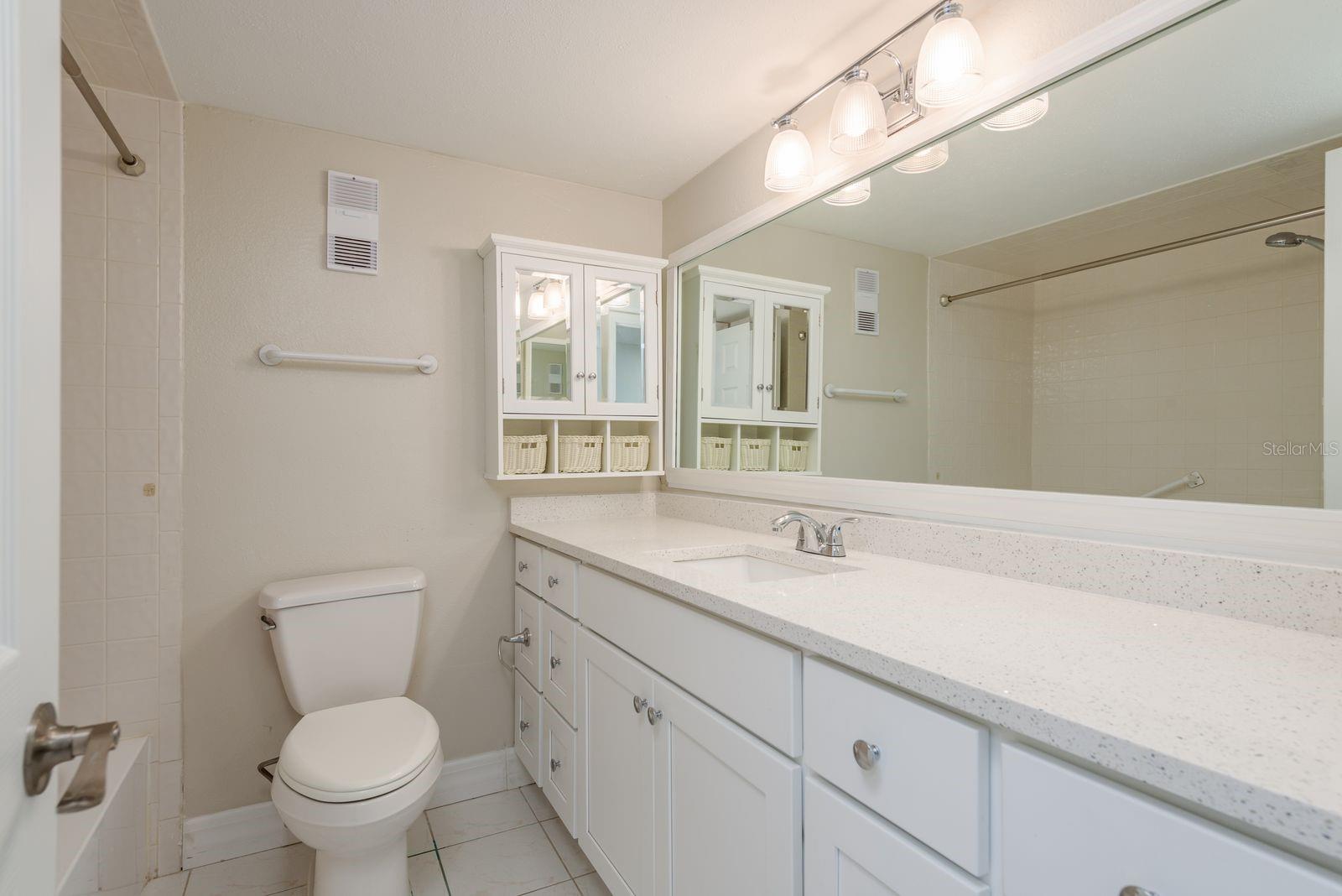 8 GLENCOE PL #104