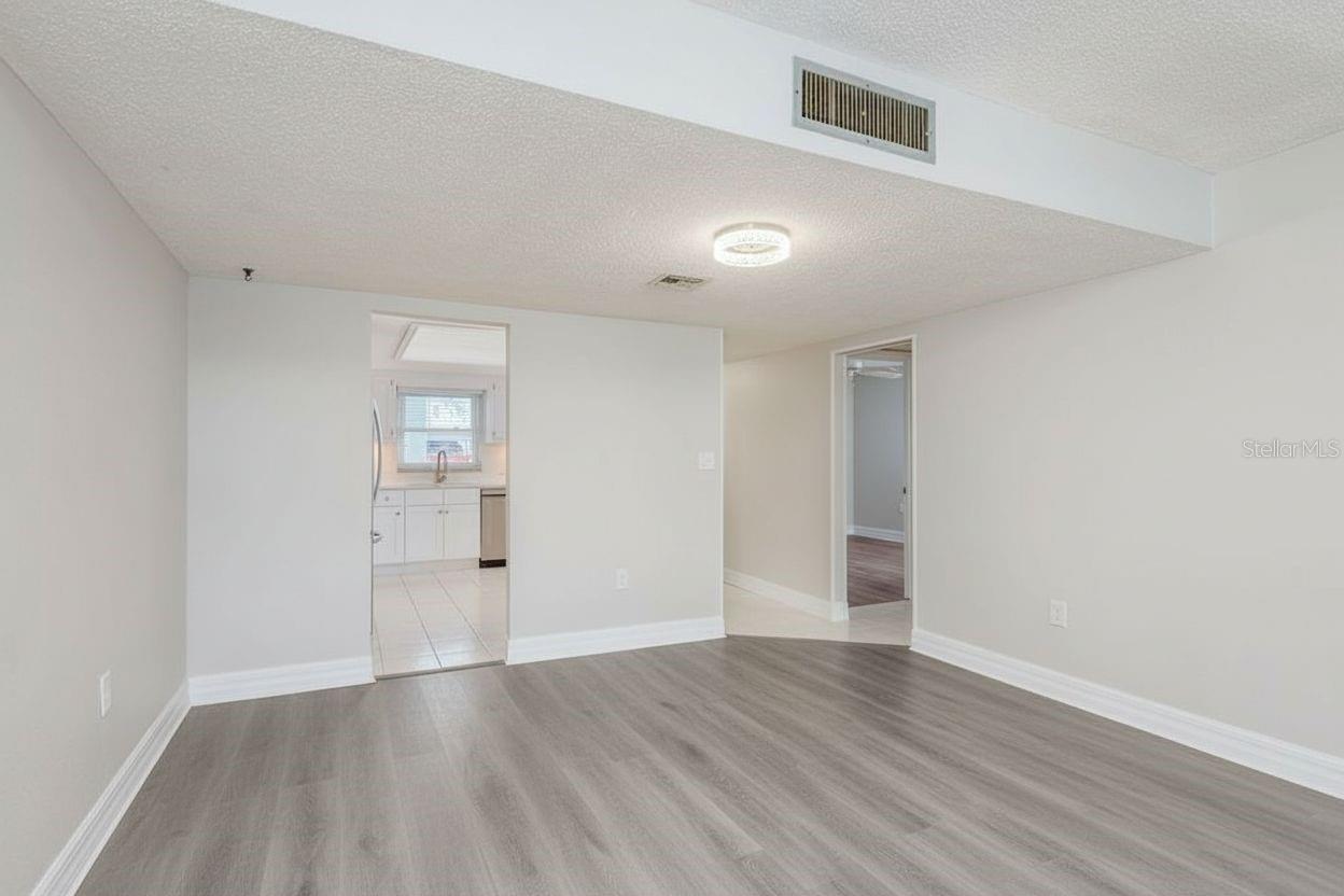 8 GLENCOE PL #104