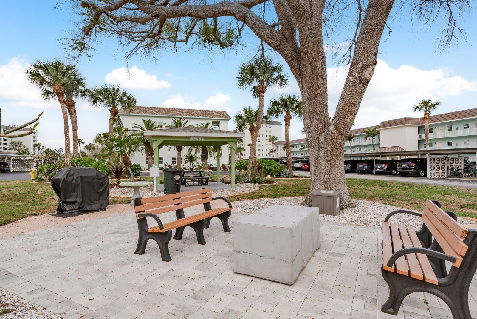 8 GLENCOE PL #104