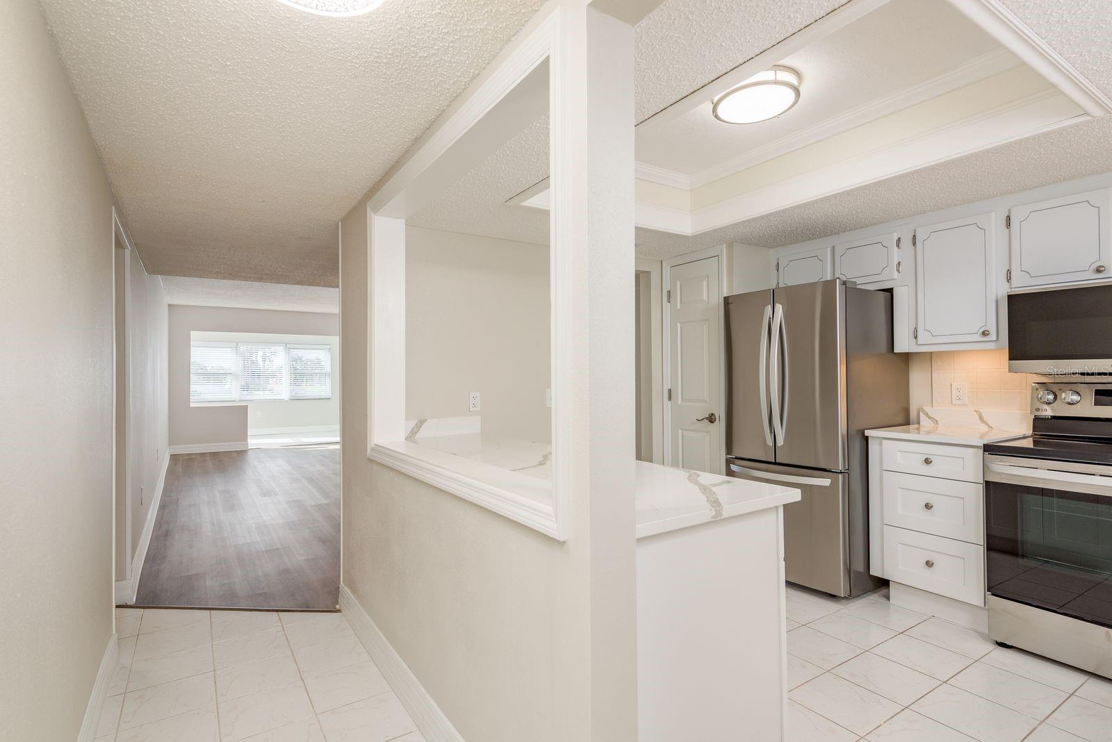 8 GLENCOE PL #104