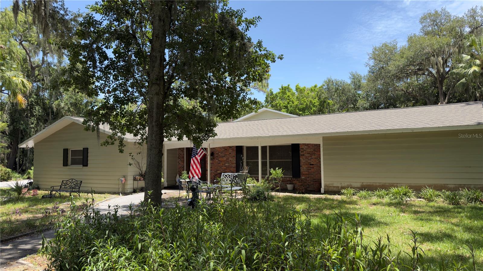 2125 HICKORY GATE DR E