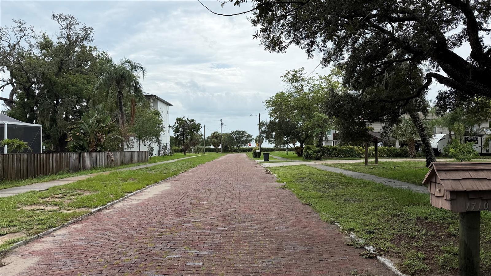 TALLAHASSEE DR