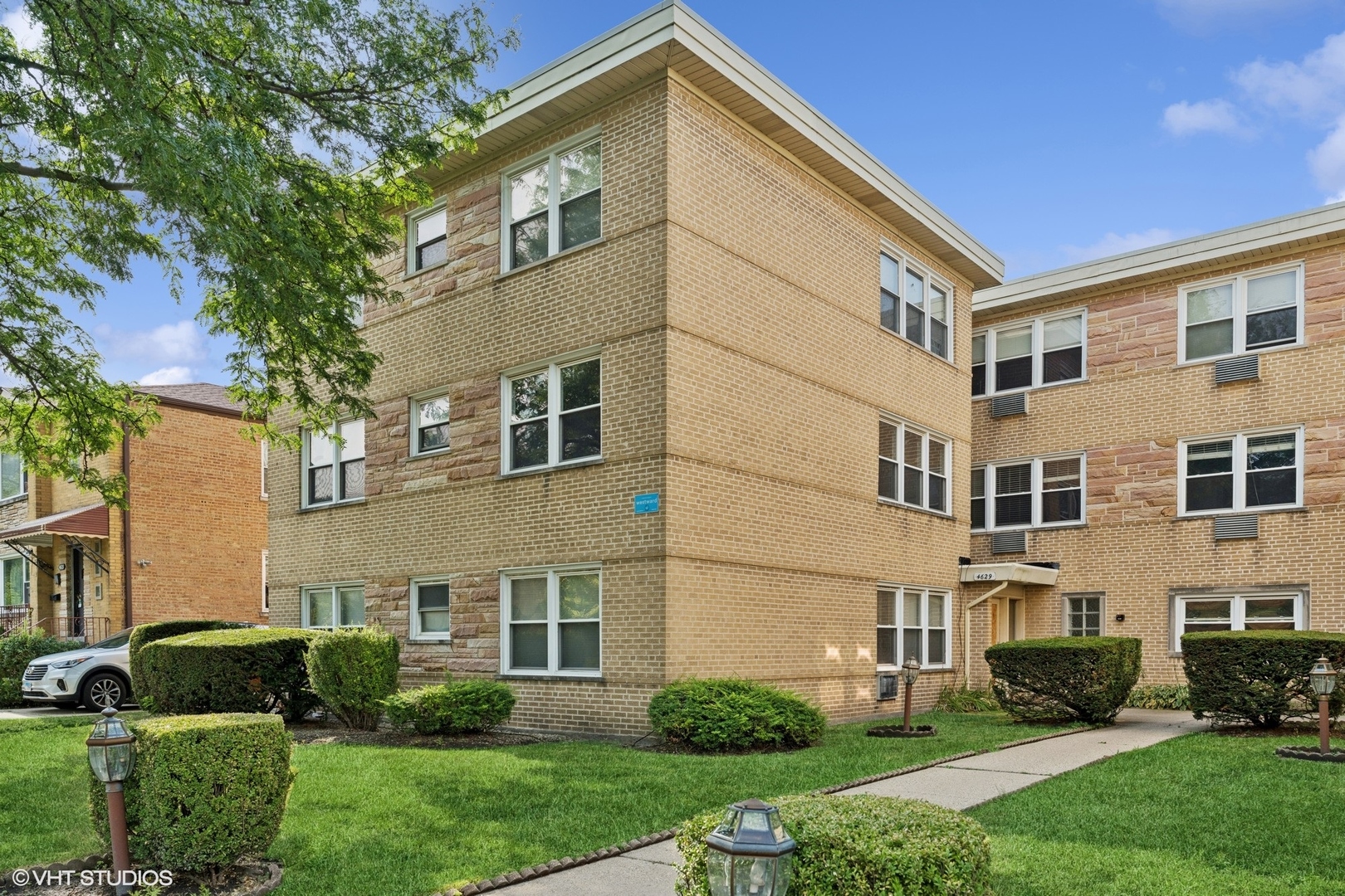 4629 Main Street Unit: 2C