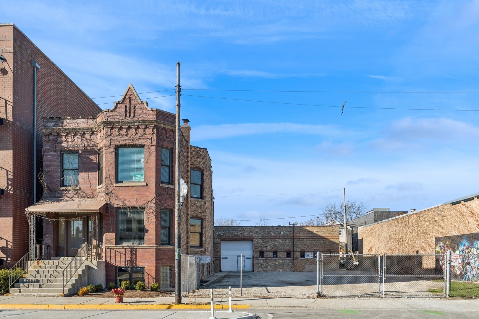2732 W Belmont Avenue