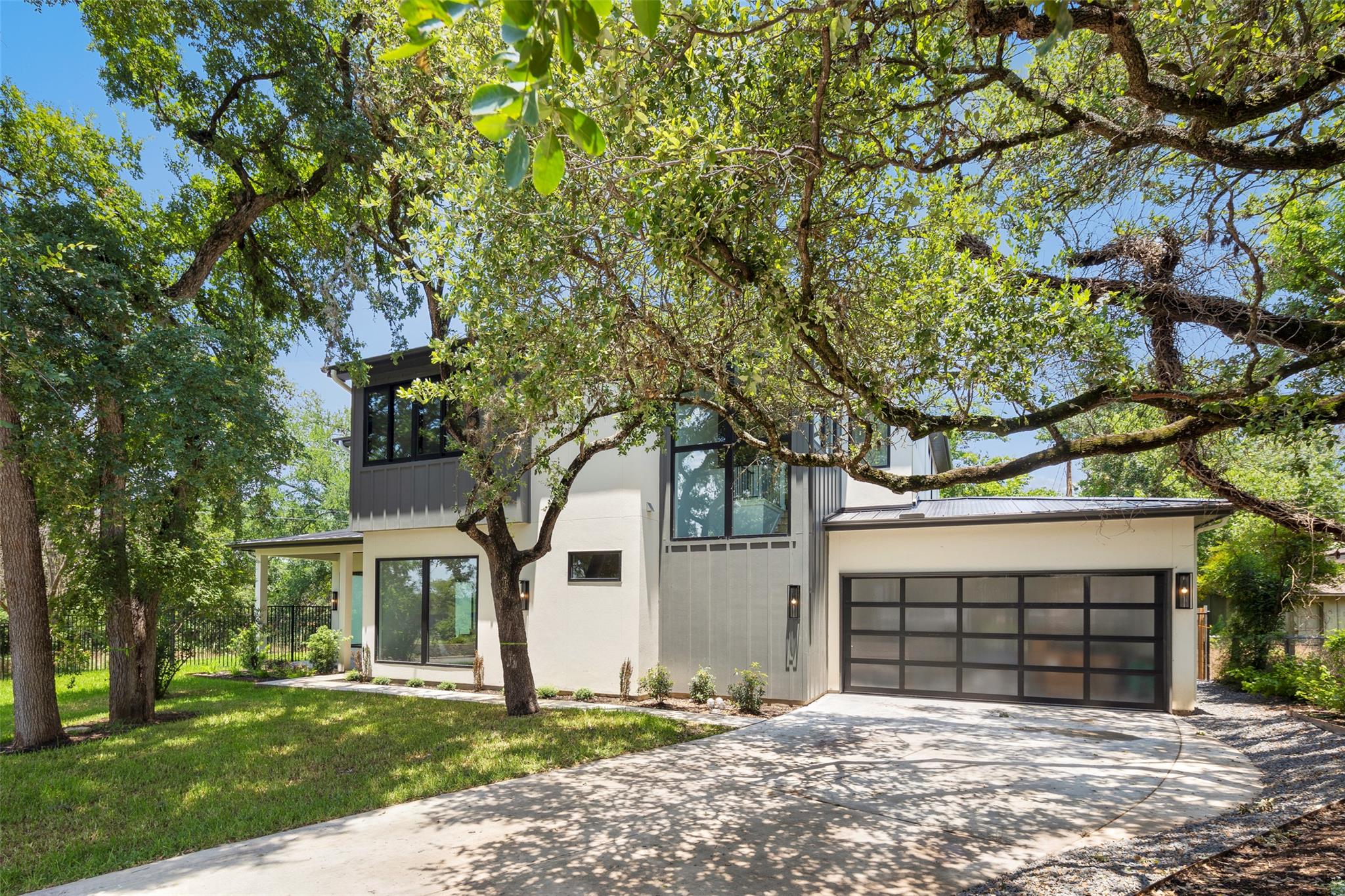 2504 Bluffview DR
