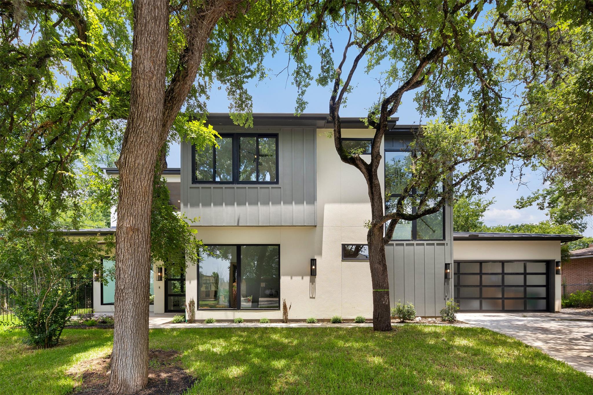 2504 Bluffview DR