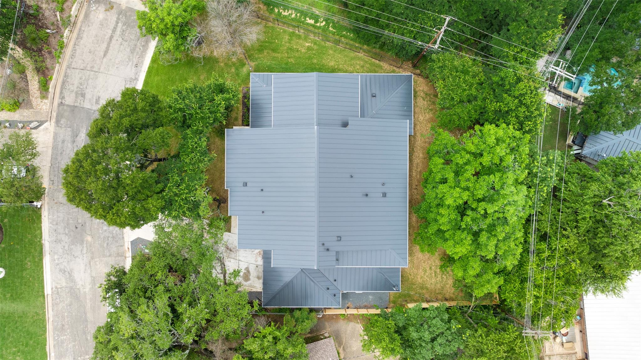 2504 Bluffview DR