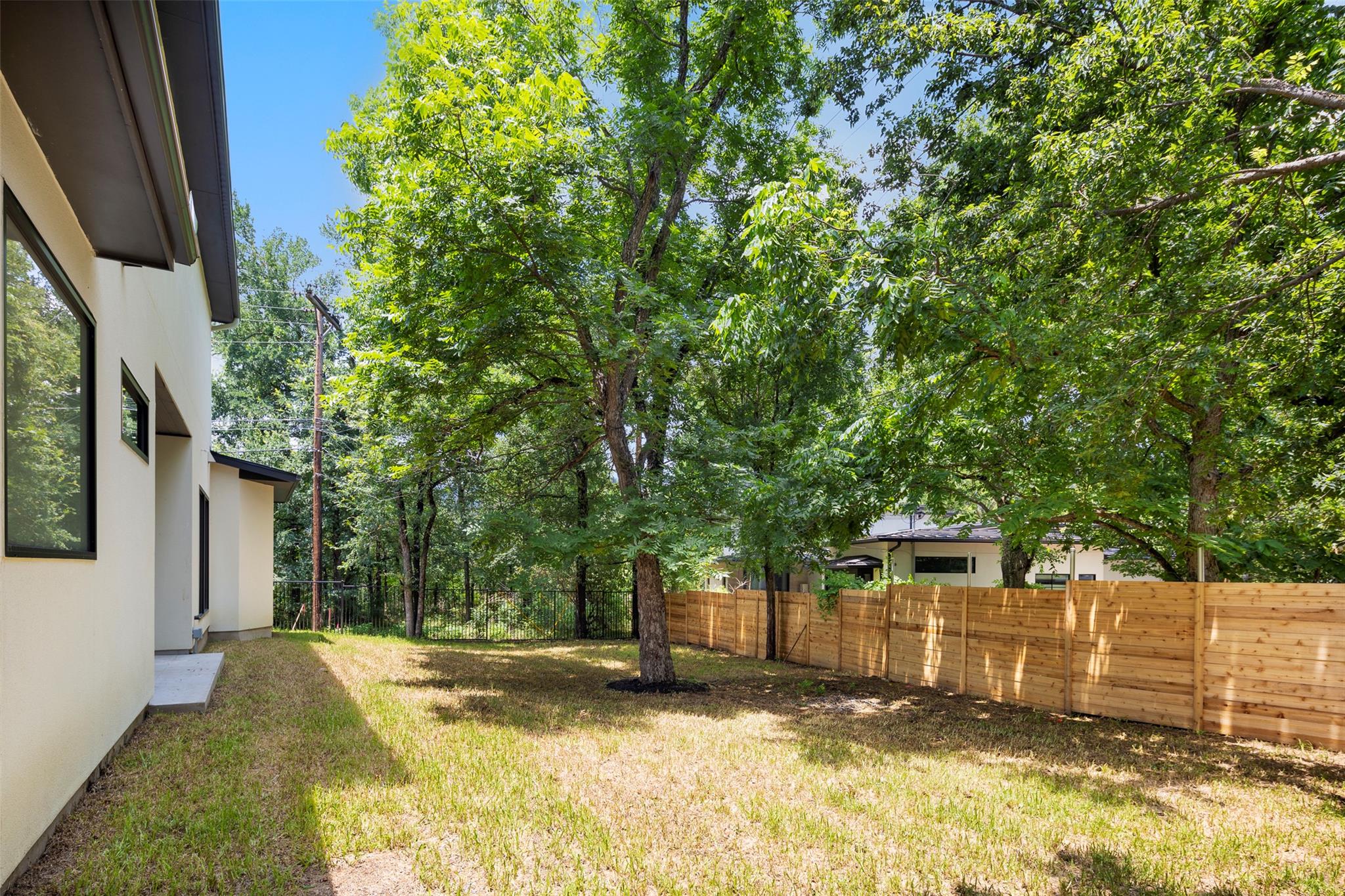 2504 Bluffview DR