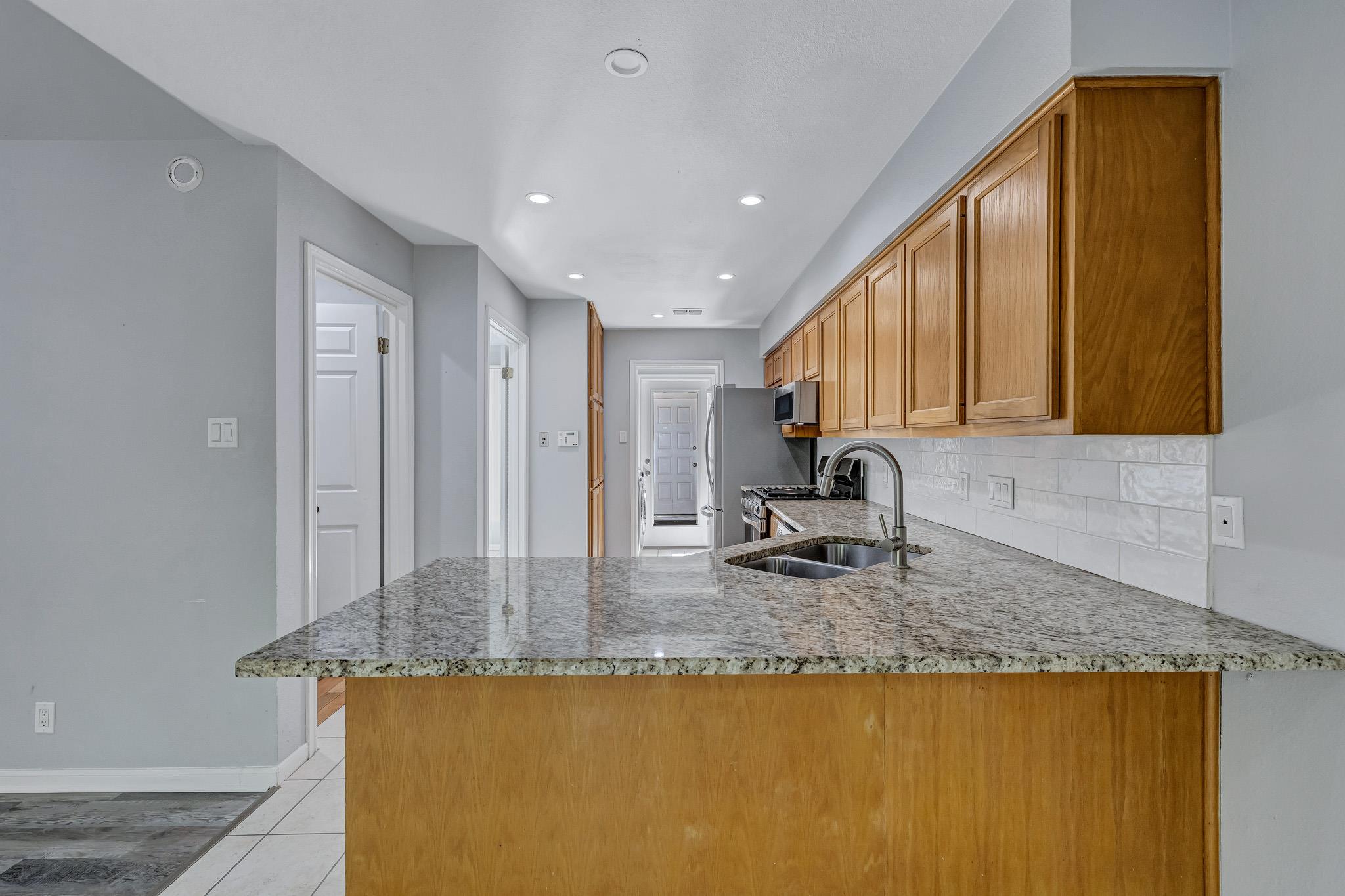 3406 Westside CV