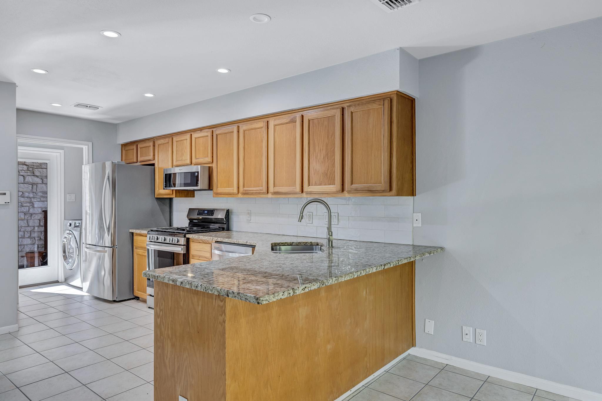 3406 Westside CV
