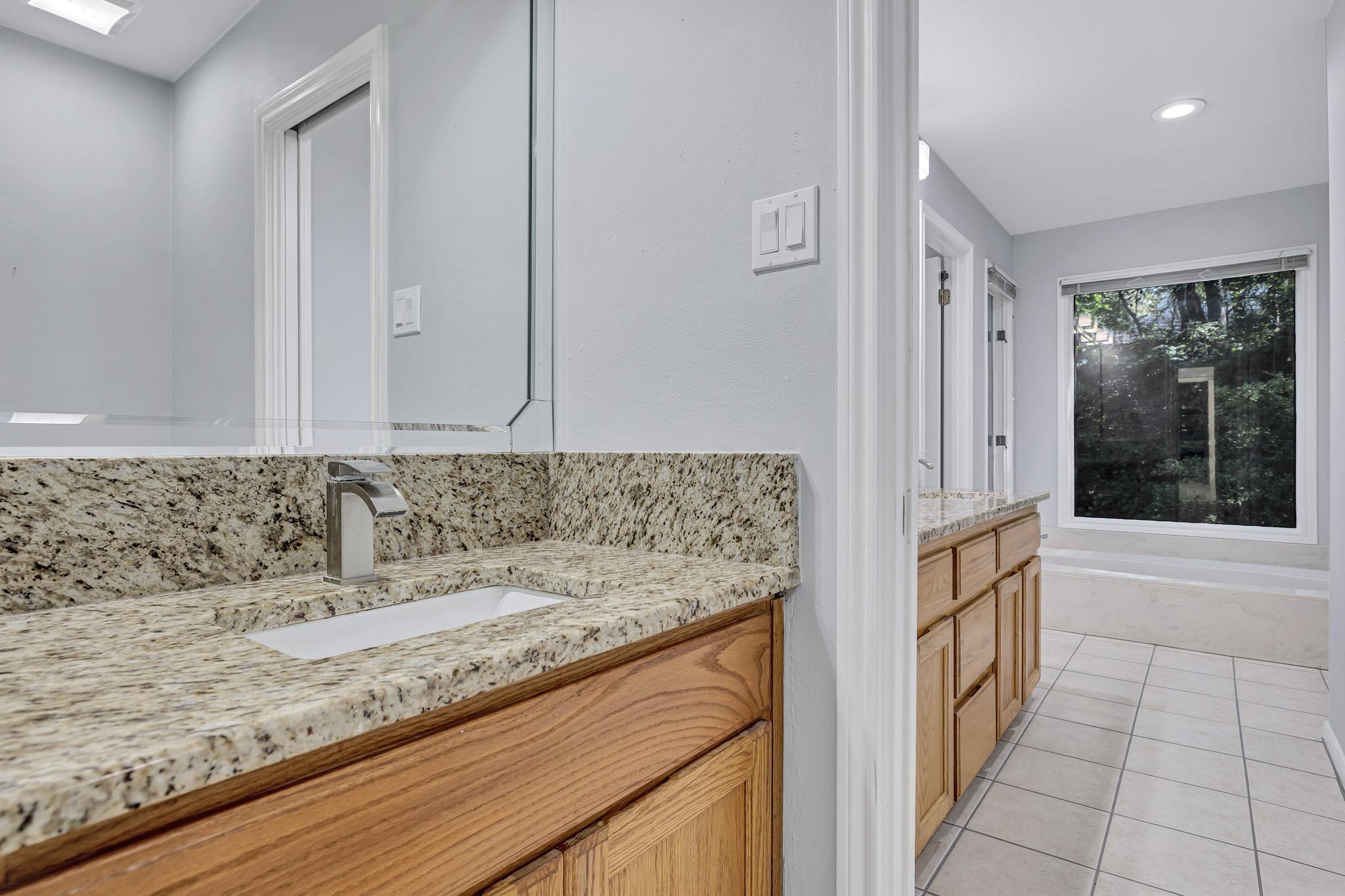 3406 Westside CV
