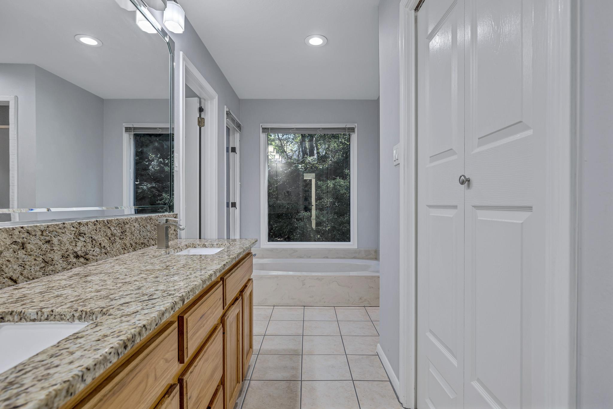 3406 Westside CV
