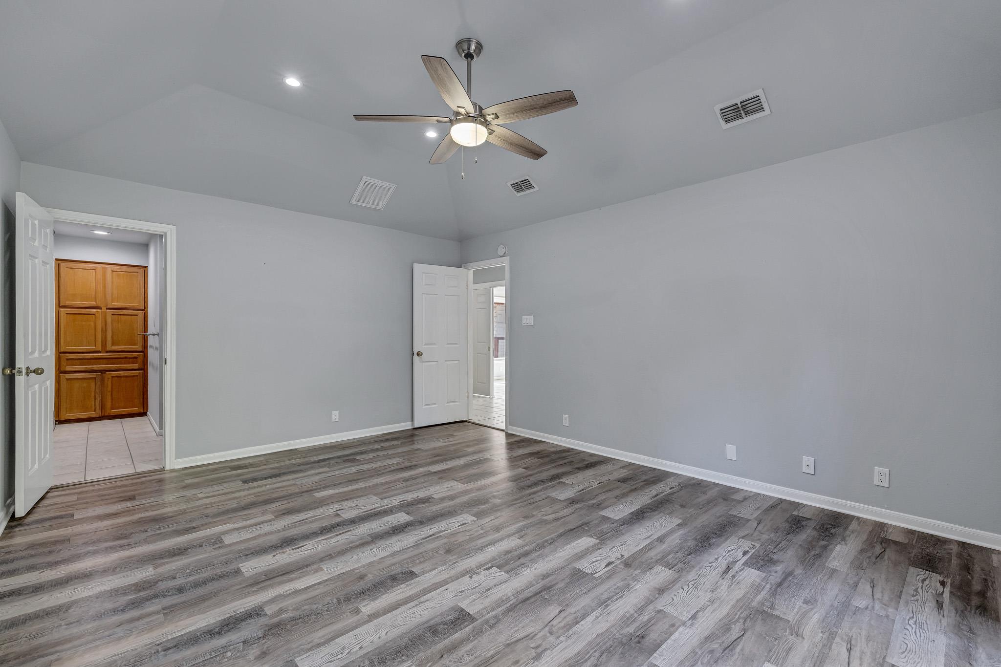 3406 Westside CV