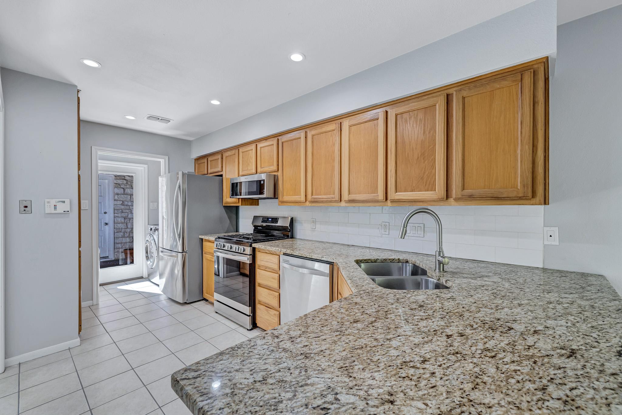 3406 Westside CV