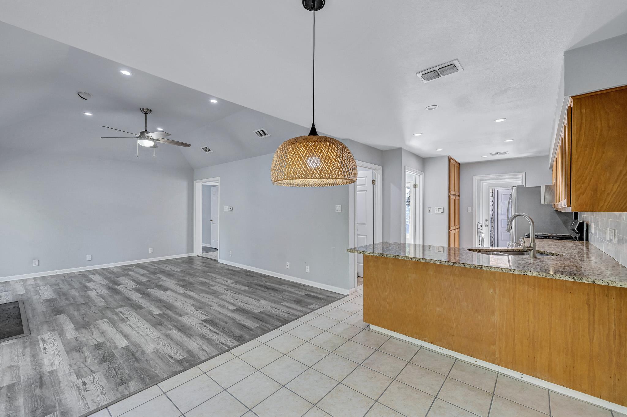 3406 Westside CV