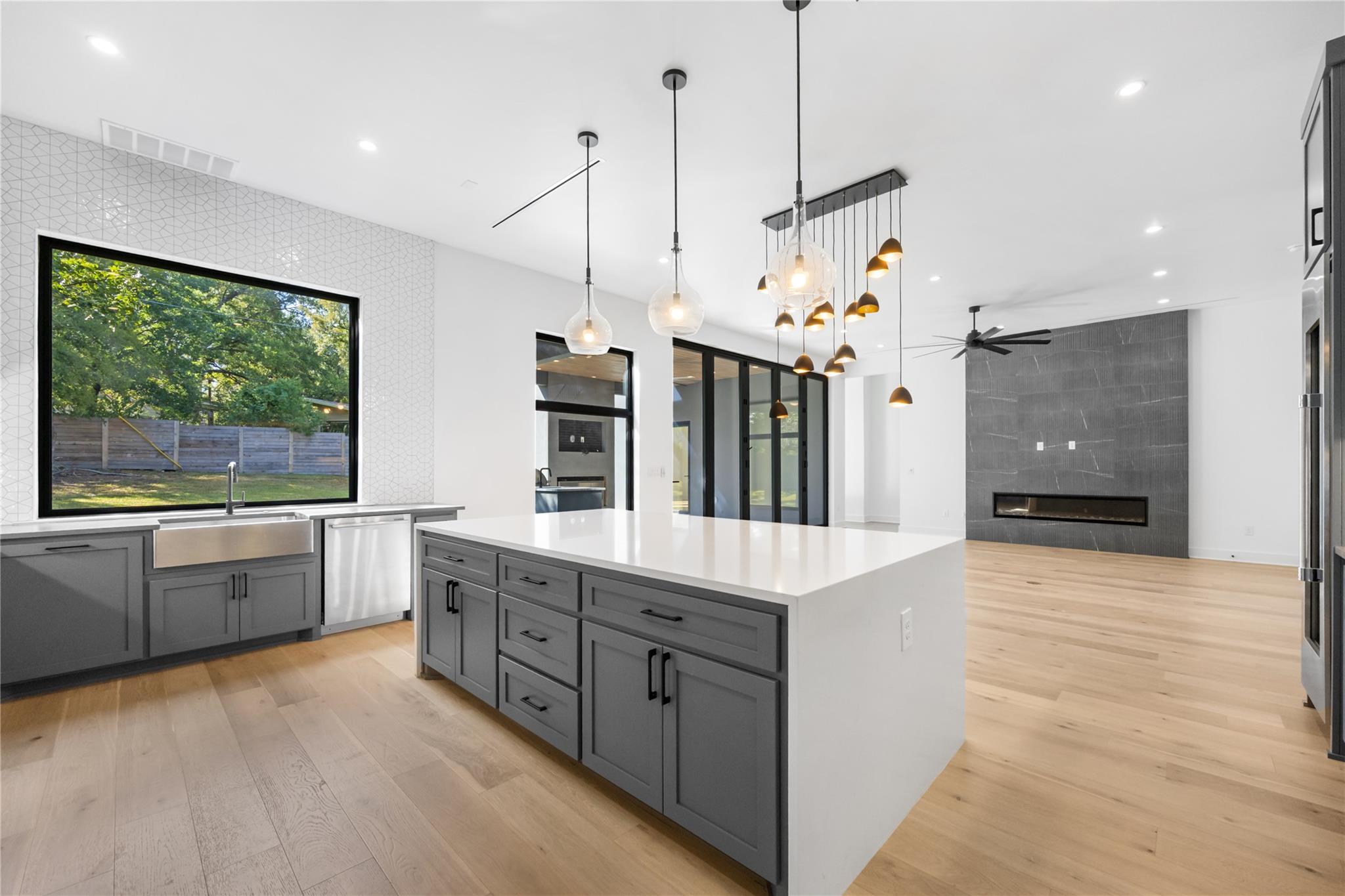 2905 Westhill DR