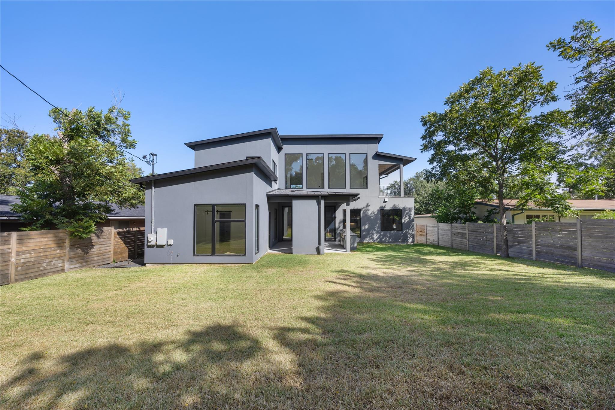 2905 Westhill DR