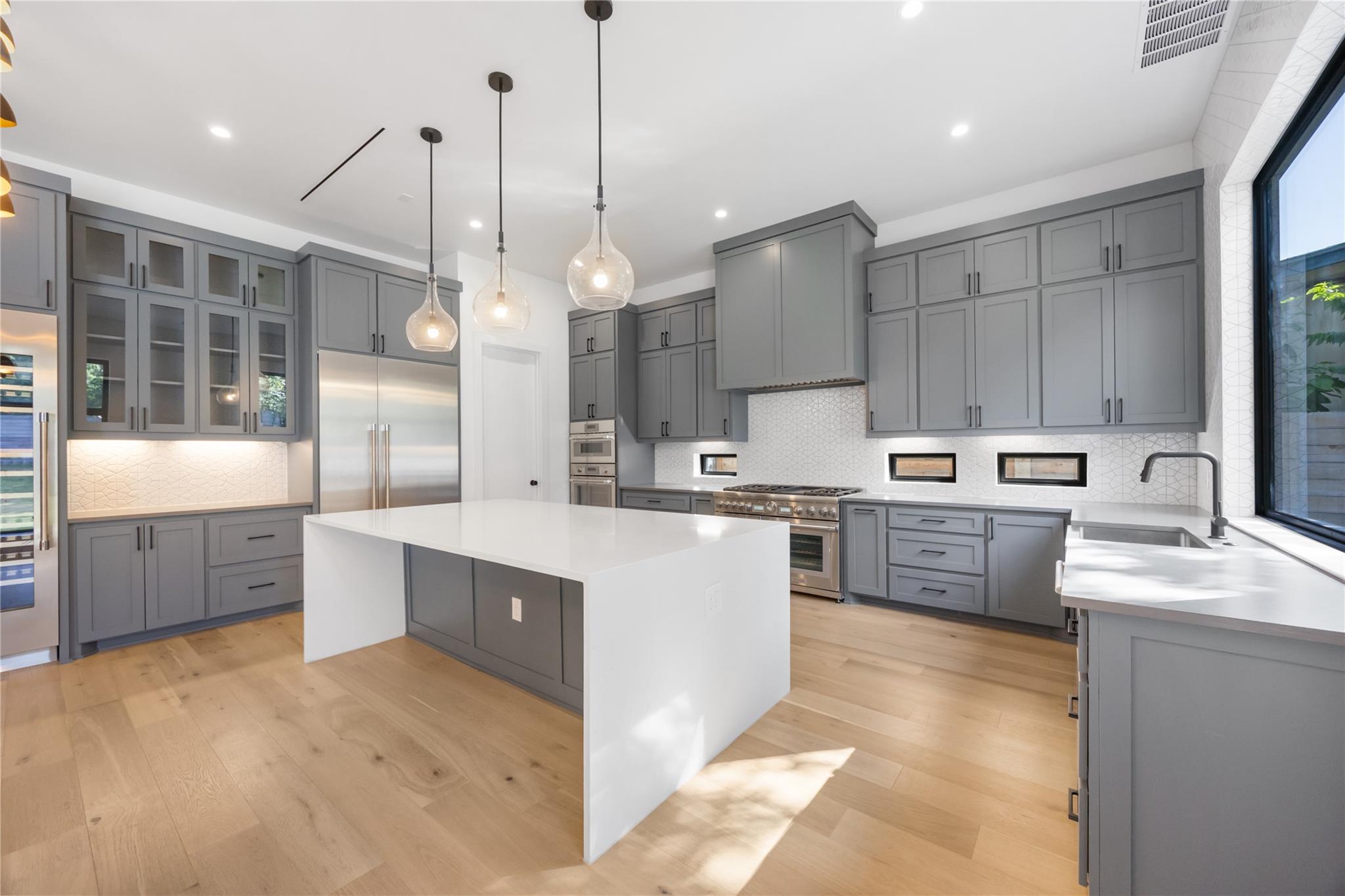 2905 Westhill DR