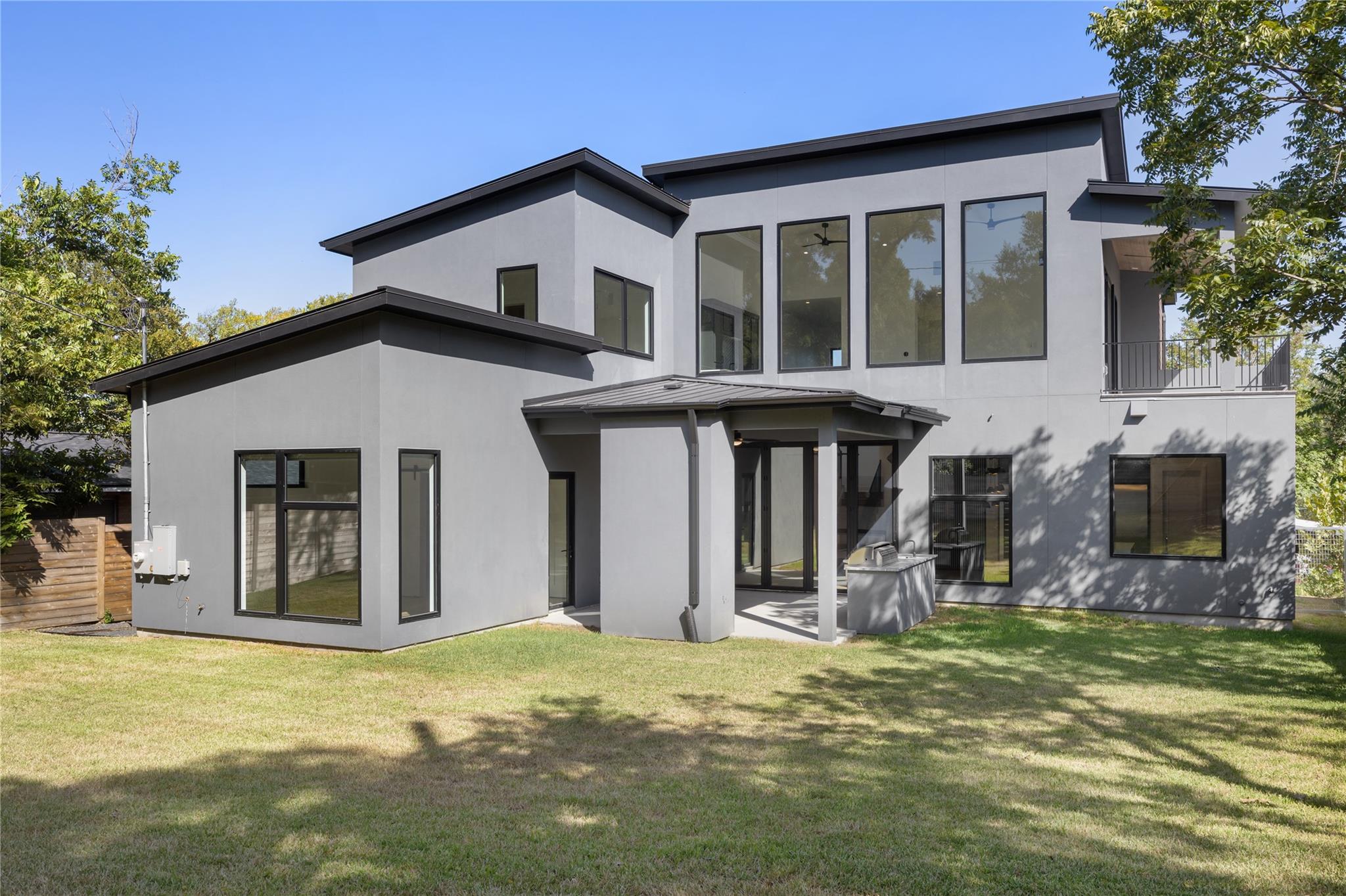 2905 Westhill DR