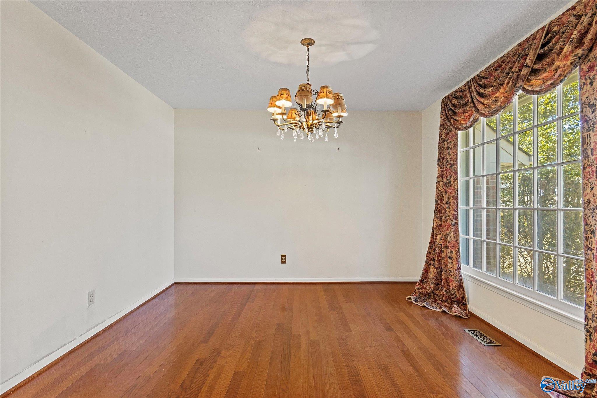 304 W Hartwood Drive