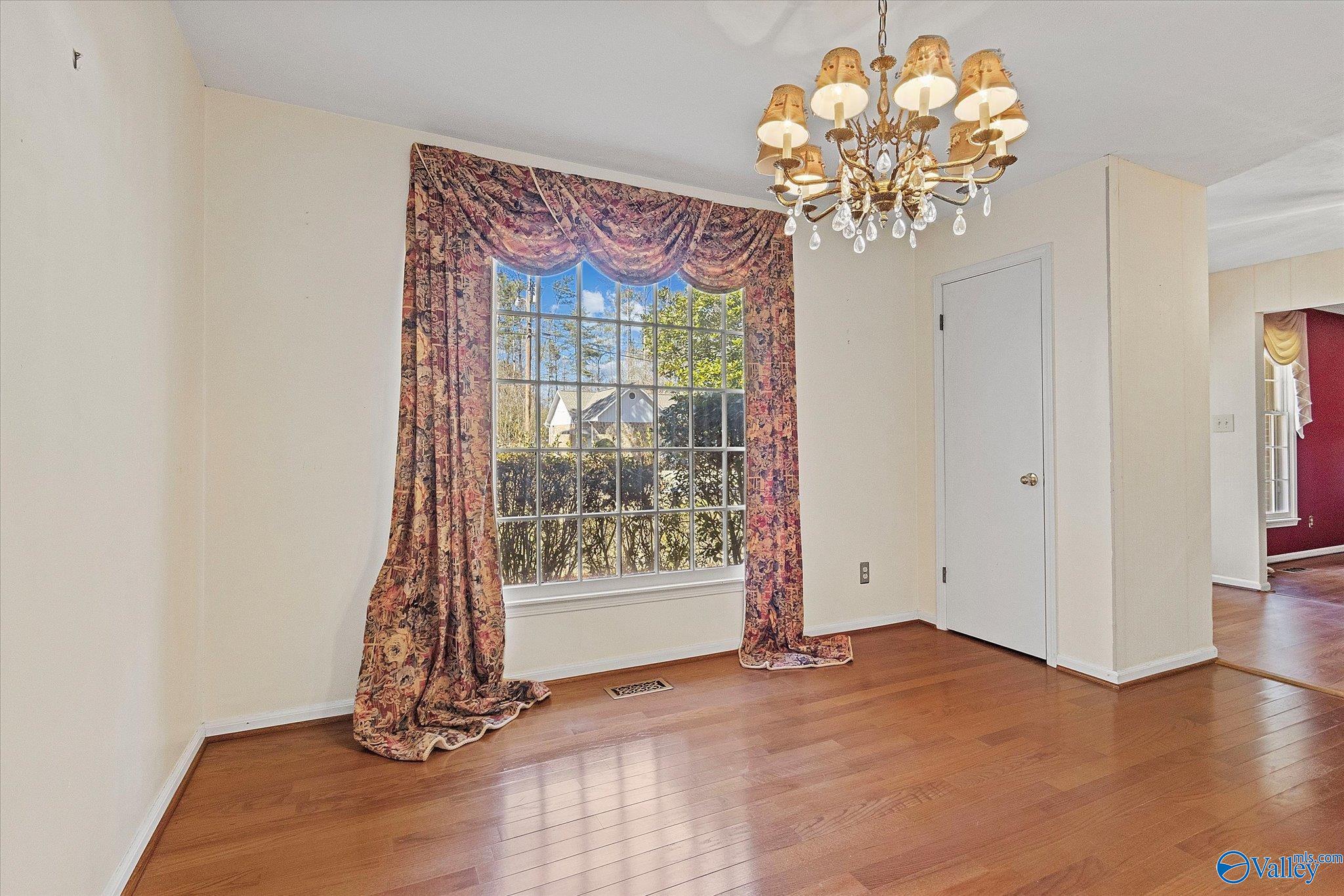 304 W Hartwood Drive