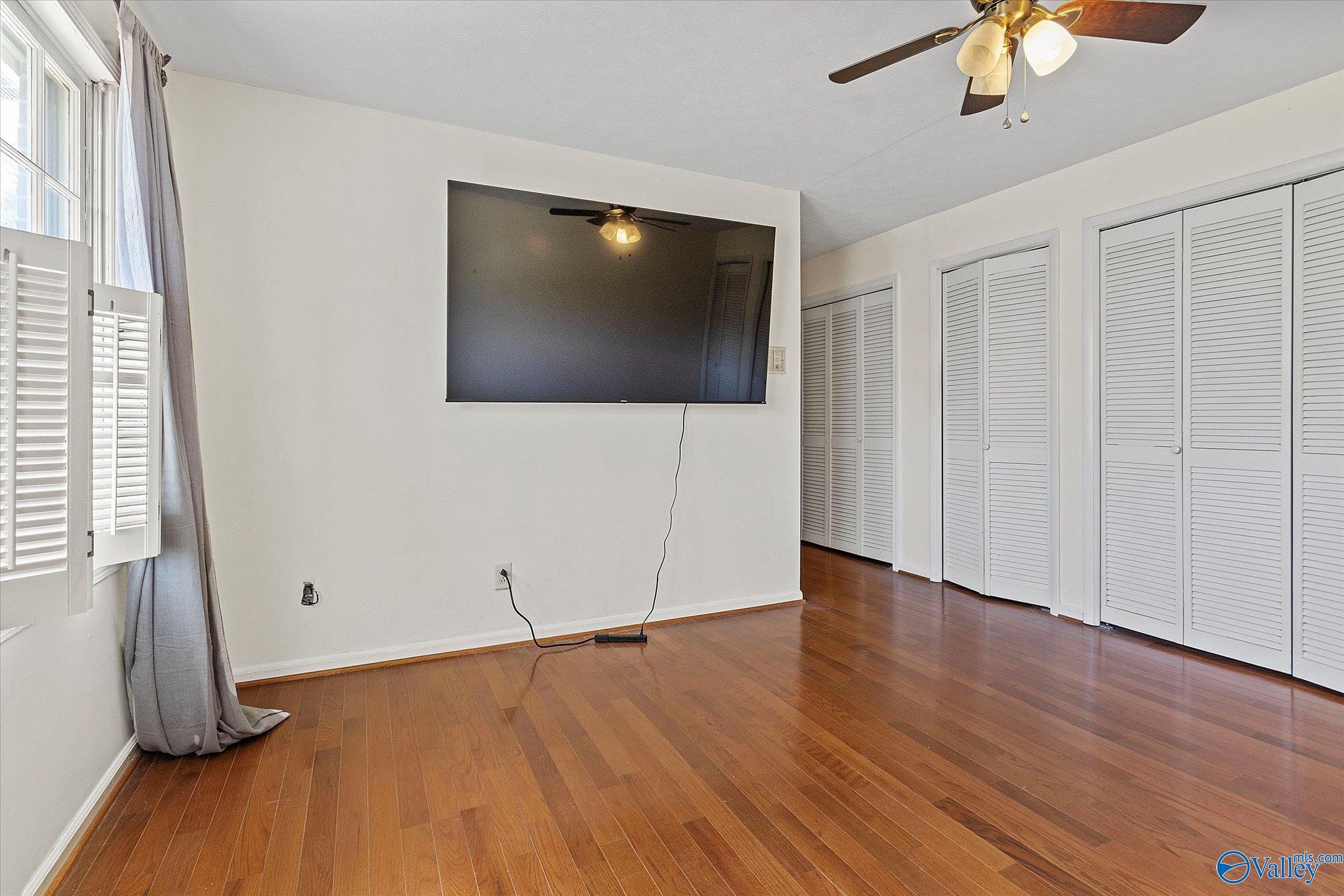304 W Hartwood Drive