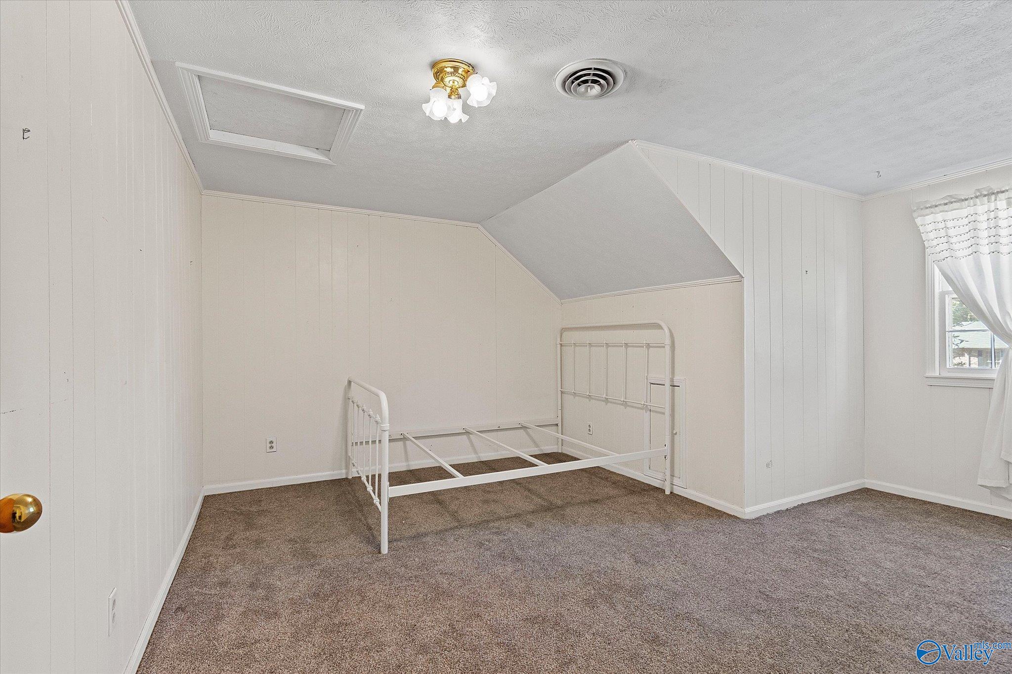 304 W Hartwood Drive