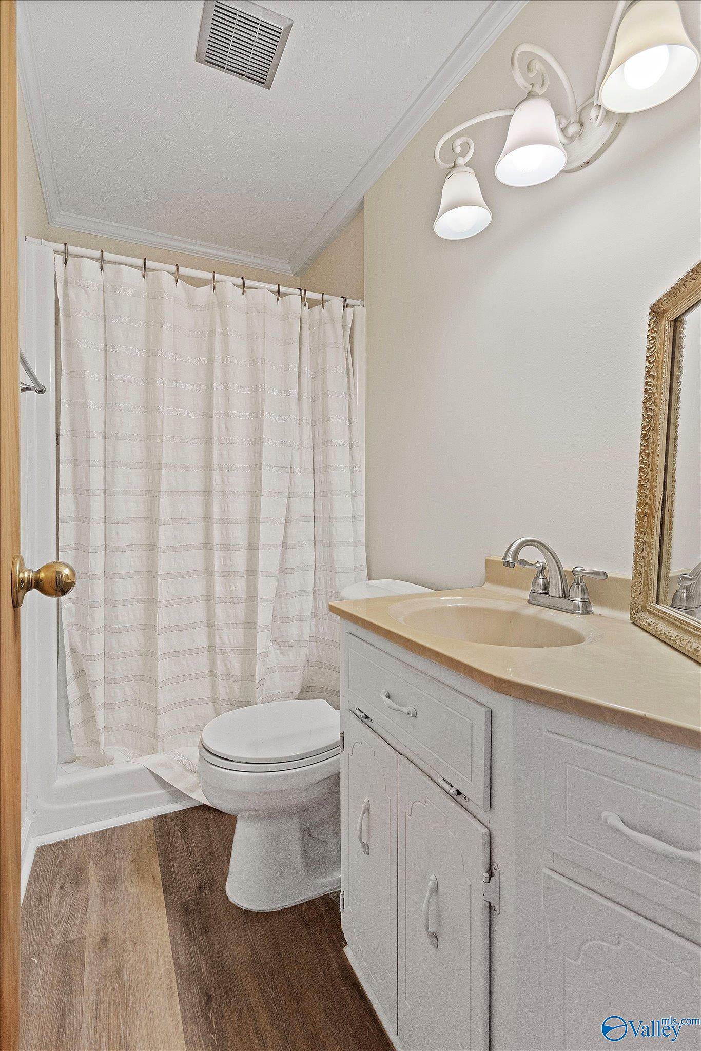 304 W Hartwood Drive
