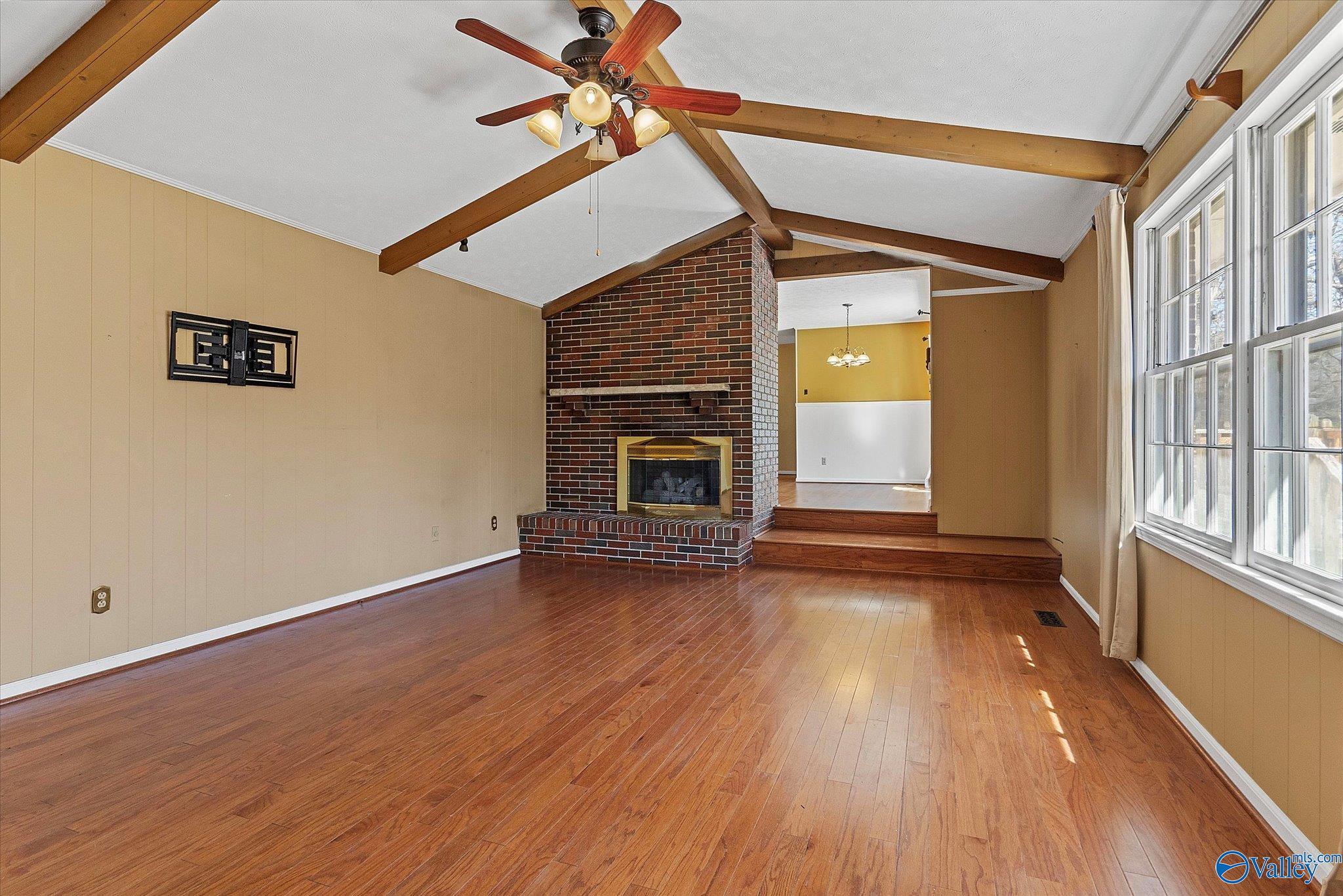 304 W Hartwood Drive