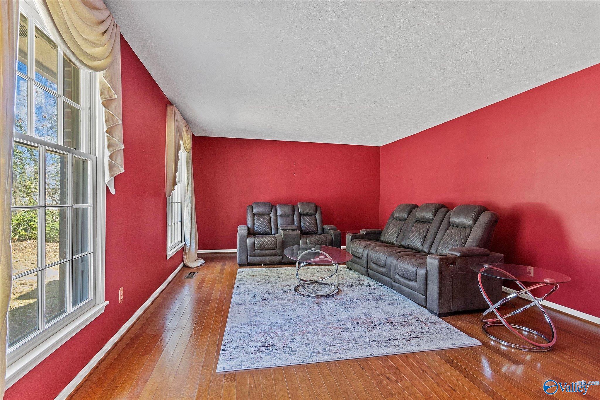 304 W Hartwood Drive