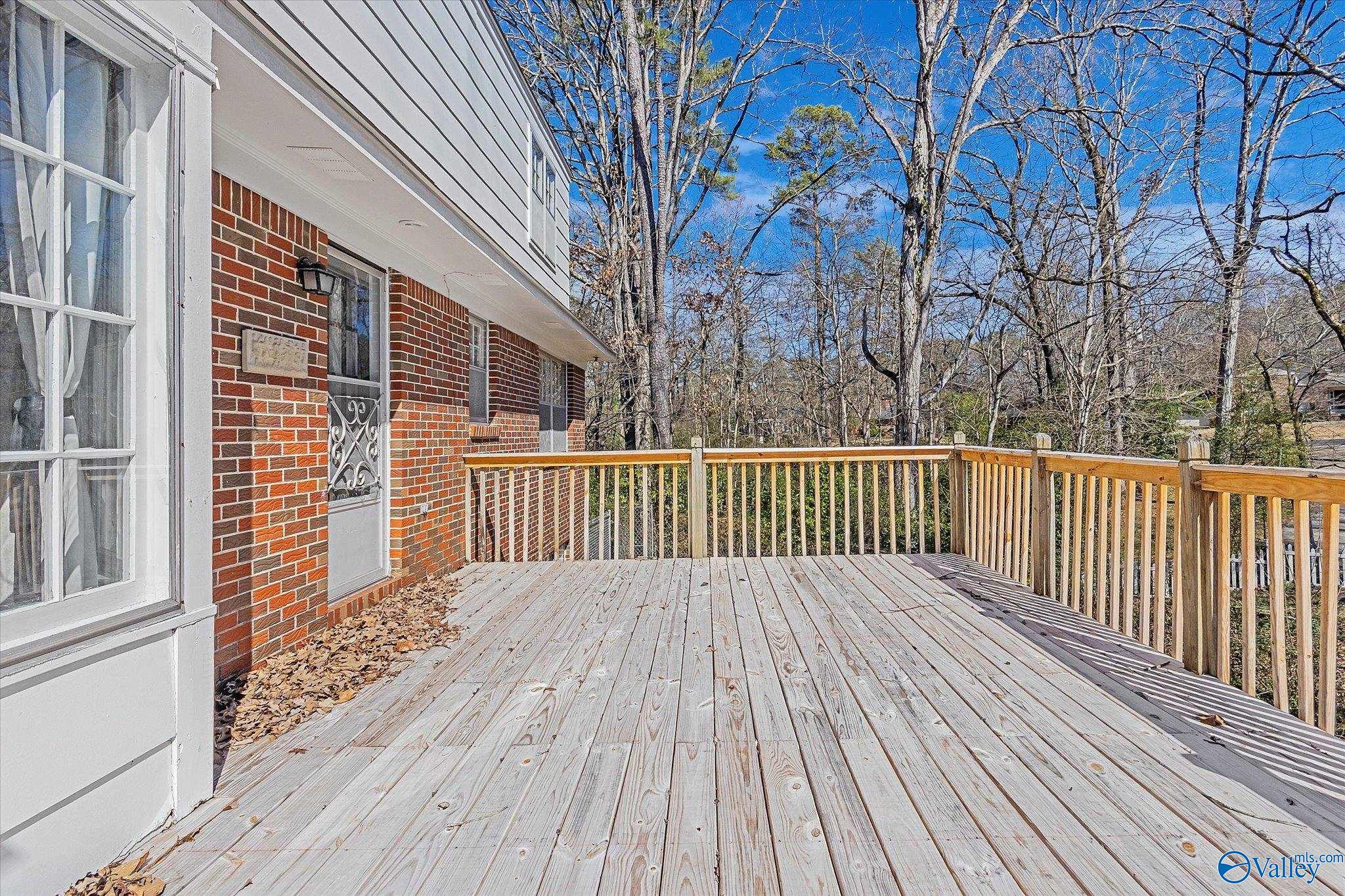 304 W Hartwood Drive